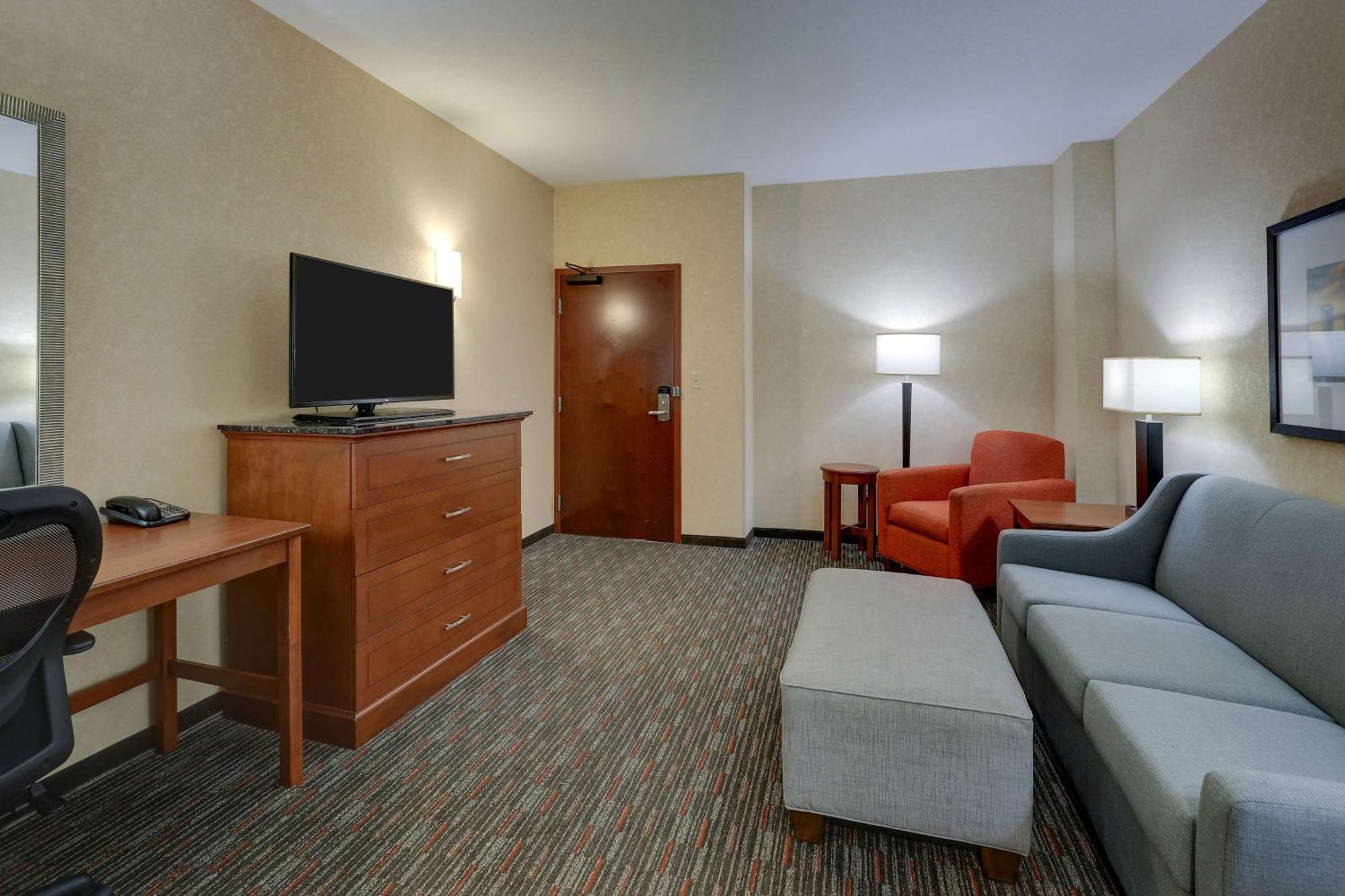 Drury Inn & Suites Charlotte Arrowood Exterior photo