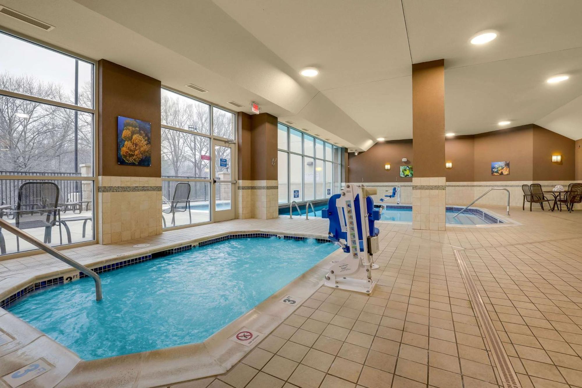 Drury Inn & Suites Charlotte Arrowood Exterior photo