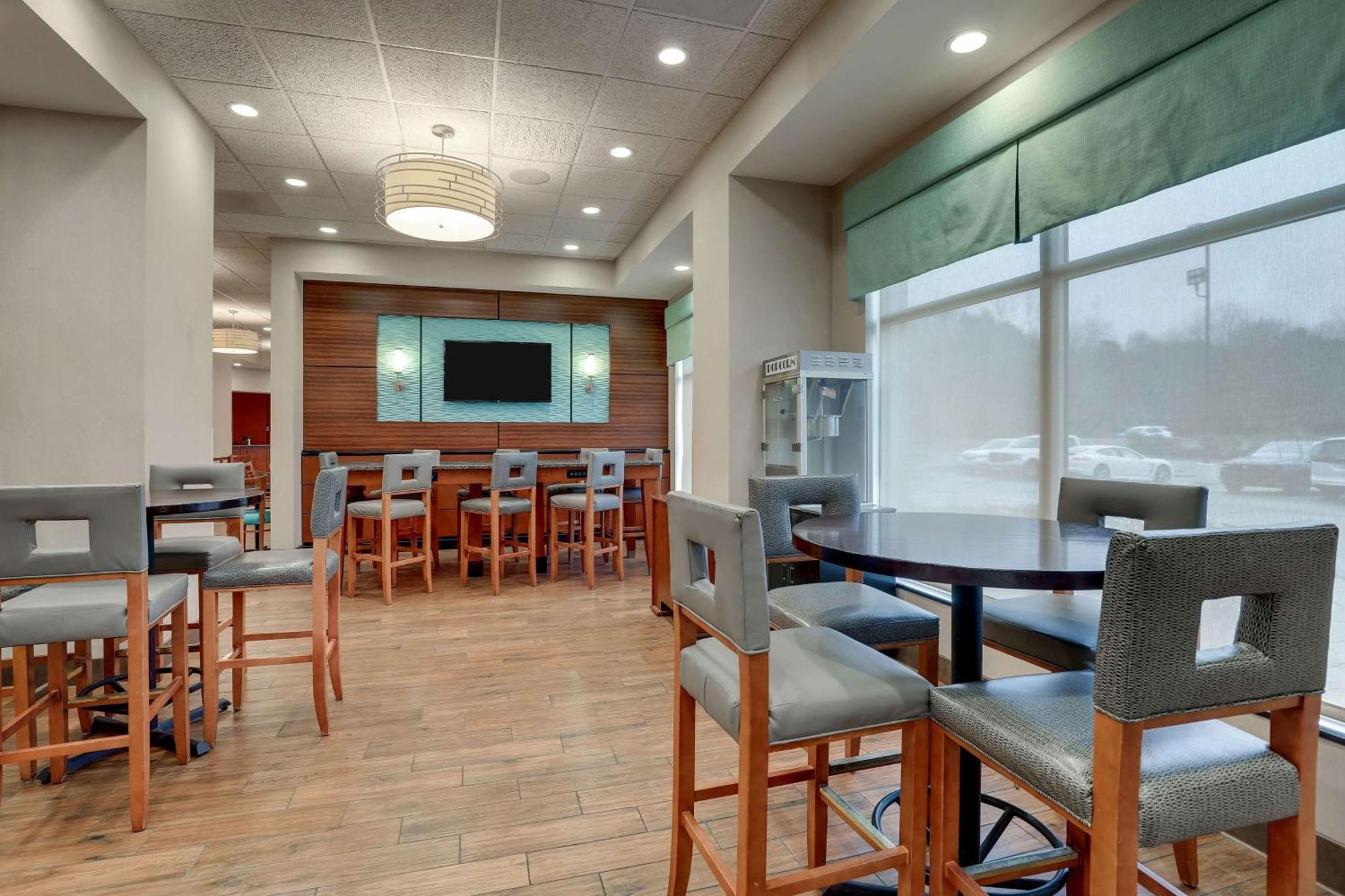 Drury Inn & Suites Charlotte Arrowood Exterior photo